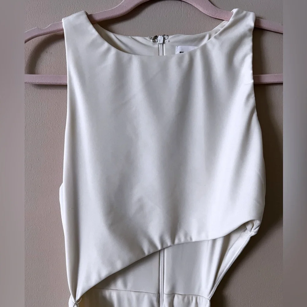 Revolve Super Down Amira Cut Out Dress in Ivory • XS - Picture 4 of 10